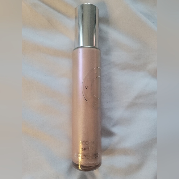 Becca Ignite Liquified Light Highlighter - Picture 1 of 1